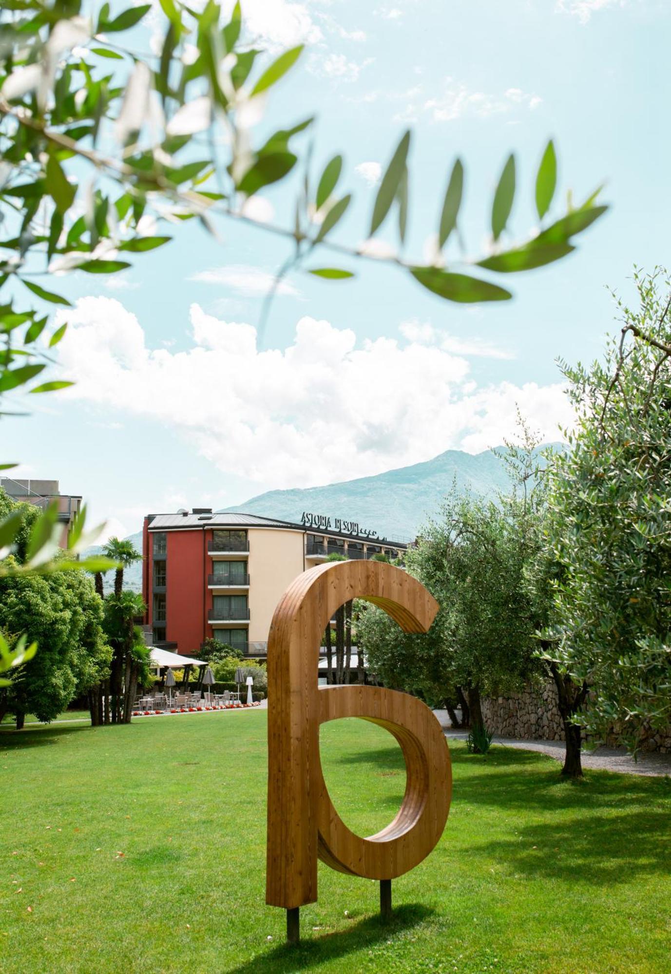 Astoria Resort Riva del Garda Exterior photo